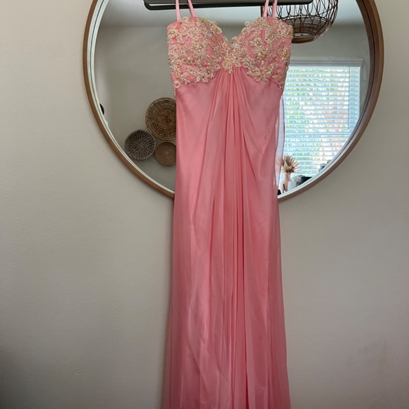 La Femme Prom Dress - Picture 2 of 11